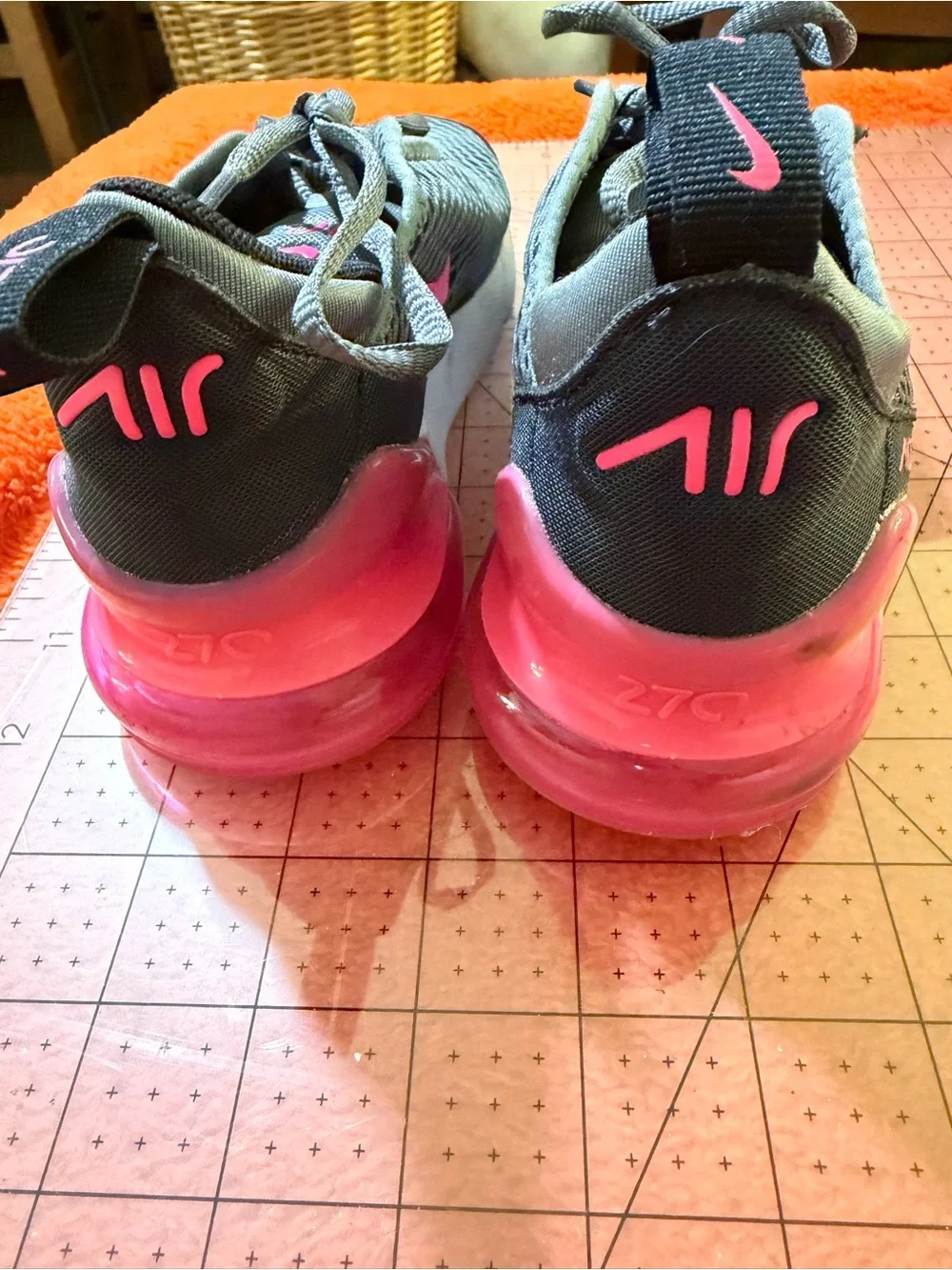 Nike Air Max 270 Kids 2Y Grey Black Hyper Pink Sneakers AO2372-031